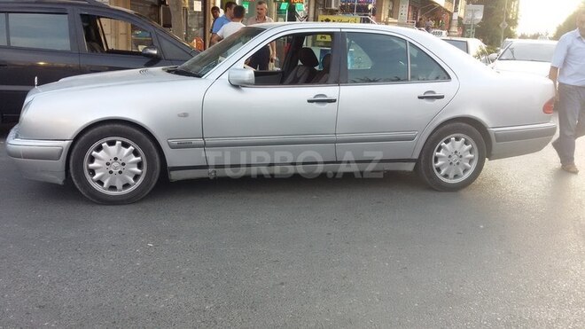 Mercedes E 230 1996, 451,000 km - 2.3 л - Bakı