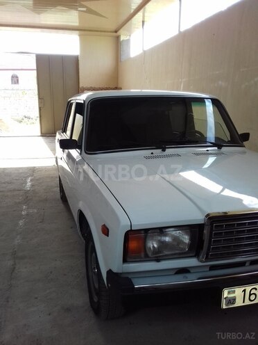 LADA (VAZ) 2107 2003, 12,345 km - 0.2 l - Samux
