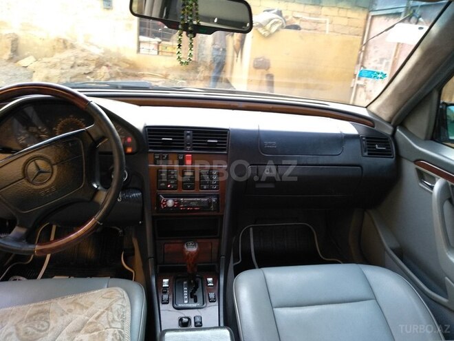 Mercedes C 220 1995, 300,000 km - 2.2 l - Bakı