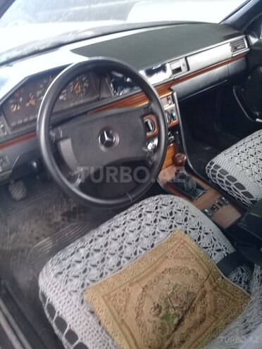Mercedes E 250 1991, 5,532,476 km - 0.3 l - Bakı