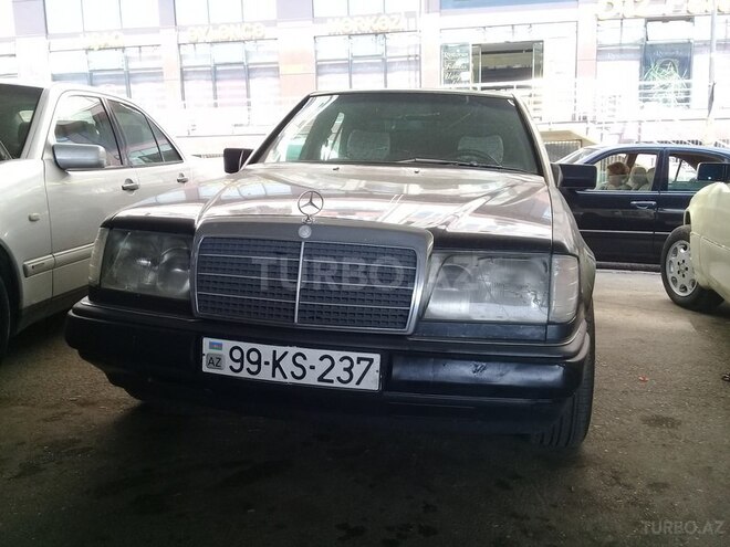Mercedes E 250 1991, 5,532,476 km - 0.3 l - Bakı