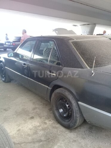 Mercedes E 250 1991, 5,532,476 km - 0.3 l - Bakı