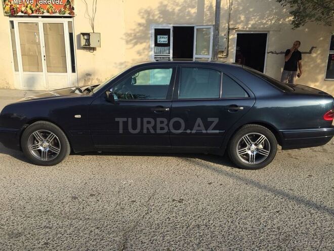 Mercedes E 240 1998, 230,000 km - 2.4 l - Bakı