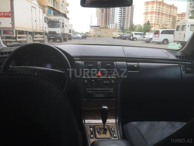 Mercedes E 240 2000, 247,648 km - 2.4 л - Bakı