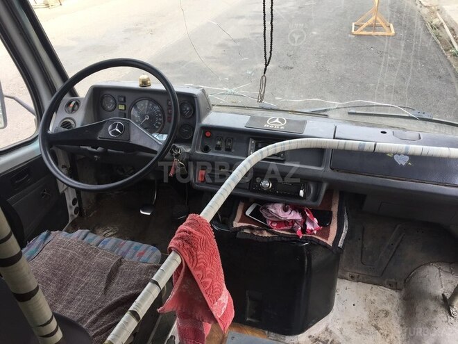 Mercedes 208 D 1993, 275,840 km - 2.3 l - Astara
