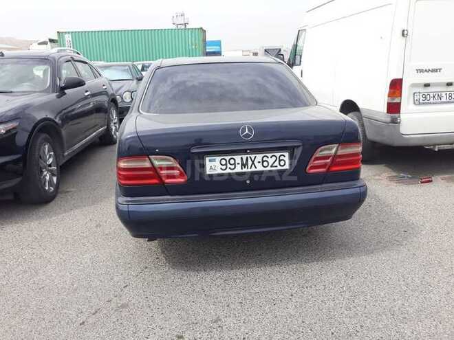 Mercedes E 200 2000, 212,500 km - 2.1 l - Bakı
