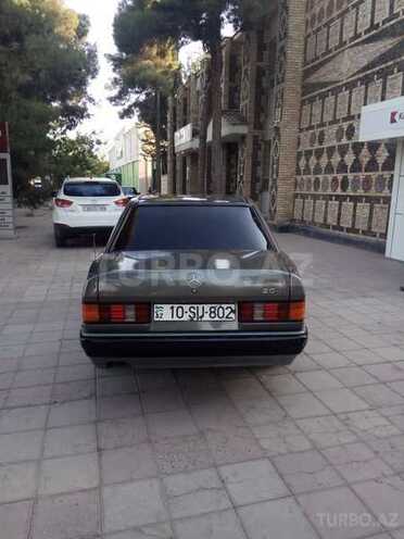 Mercedes 190 1989, 289,304 km - 2.0 l - Saatlı