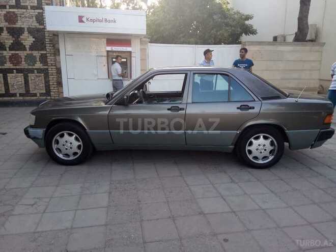 Mercedes 190 1989, 289,304 km - 2.0 l - Saatlı