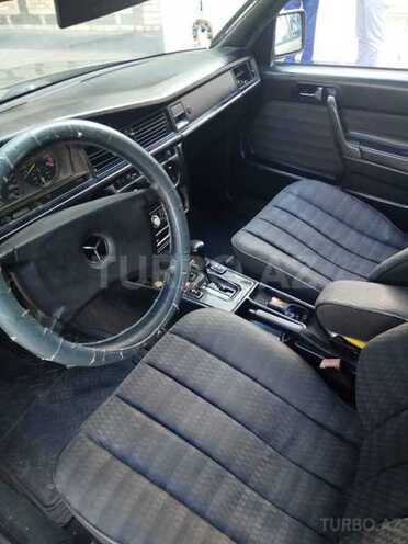 Mercedes 190 1989, 289,304 km - 2.0 l - Saatlı