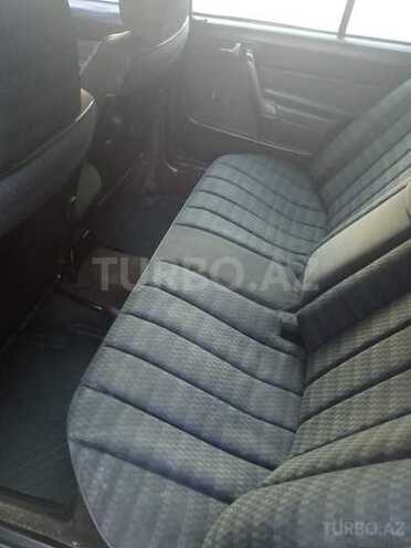 Mercedes 190 1989, 289,304 km - 2.0 l - Saatlı