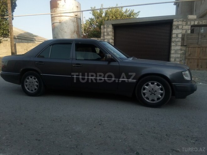 Mercedes E 200 1995, 11,700 km - 2.0 l - Bakı