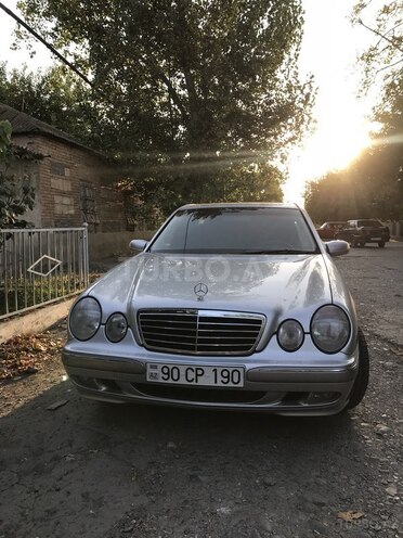 Mercedes E 240 1999, 144,000 km - 2.4 l - Gəncə
