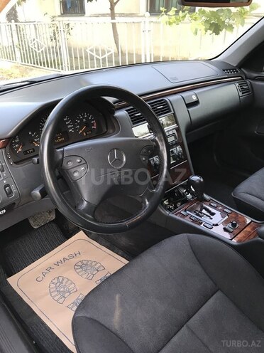 Mercedes E 240 1999, 144,000 km - 2.4 l - Gəncə