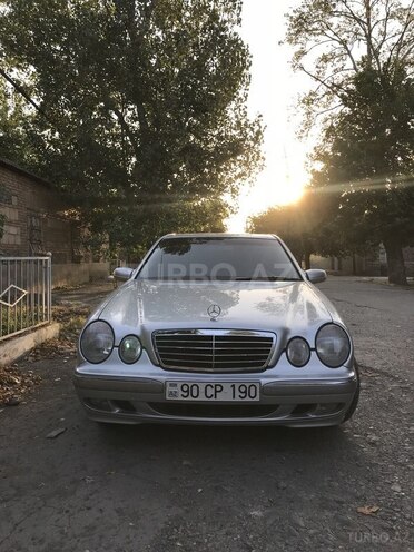 Mercedes E 240 1999, 144,000 km - 2.4 l - Gəncə