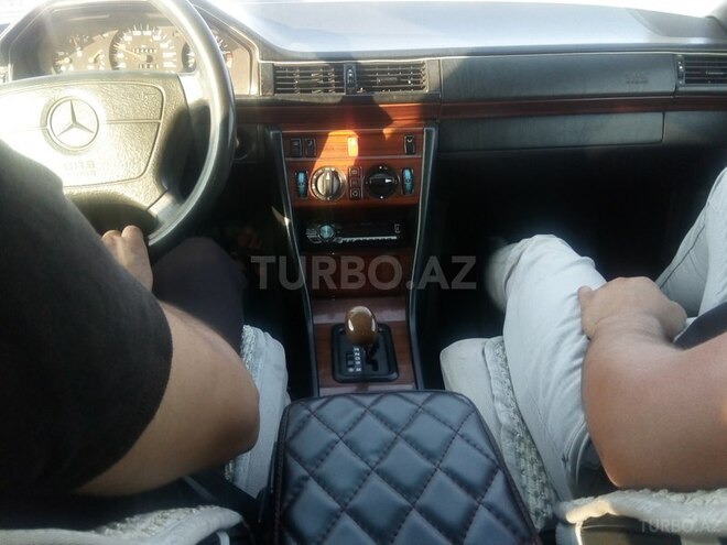 Mercedes E 200 1995, 11,700 km - 2.0 l - Bakı