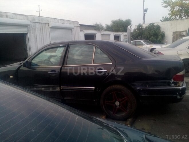 Mercedes E 230 1995, 35,000 km - 2.3 л - Bakı