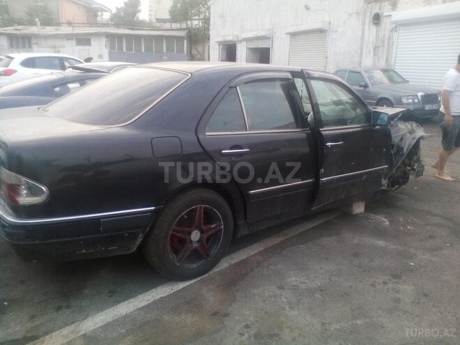 Mercedes E 230 1995, 35,000 km - 2.3 л - Bakı