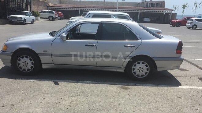 Mercedes C 240 1999, 185,000 km - 2.4 l - Bakı