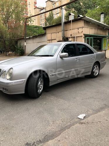 Mercedes E 280 2001, 216,000 km - 2.8 l - Bakı