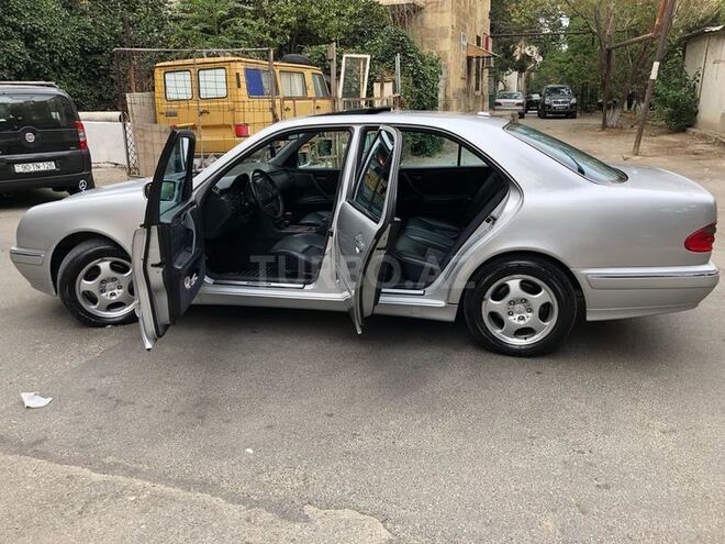 Mercedes E 280 2001, 216,000 km - 2.8 l - Bakı
