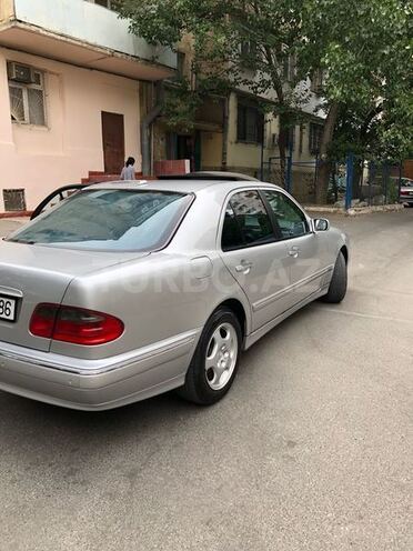 Mercedes E 280 2001, 216,000 km - 2.8 l - Bakı