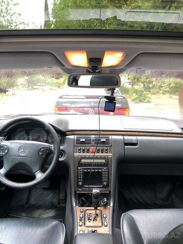 Mercedes E 280 2001, 216,000 km - 2.8 l - Bakı