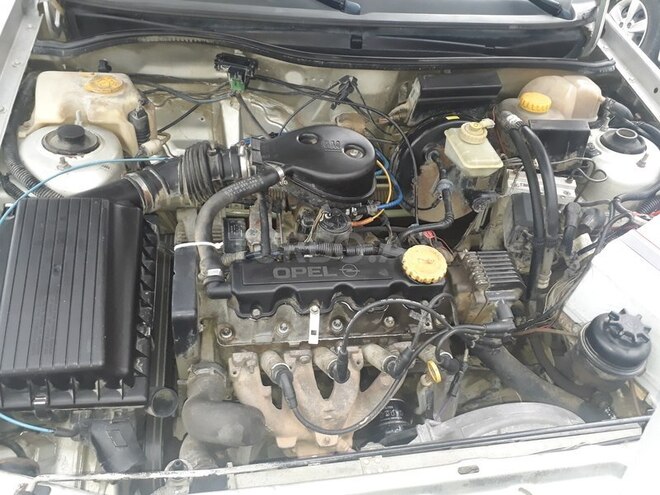 Opel Astra 1998, 356,236 km - 0.1 l - Qazax
