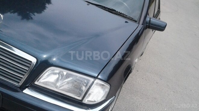 Mercedes C 220 1999, 324,580 km - 2.2 l - Bakı