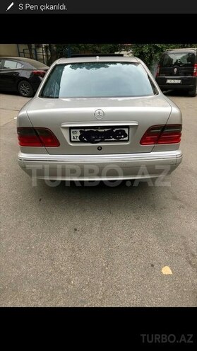 Mercedes E 240 2001, 217,000 km - 2.4 l - Bakı