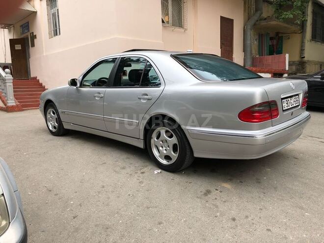 Mercedes E 240 2001, 217,000 km - 2.4 l - Bakı
