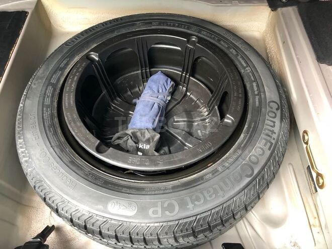 Mercedes E 240 2001, 217,000 km - 2.4 l - Bakı