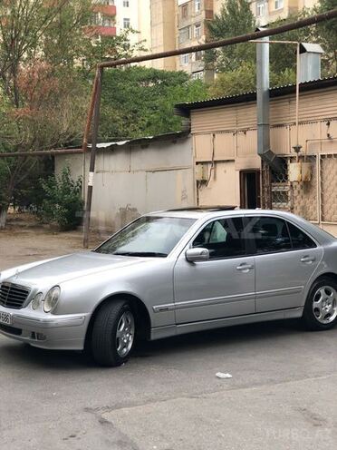 Mercedes E 240 2001, 217,000 km - 2.4 l - Bakı