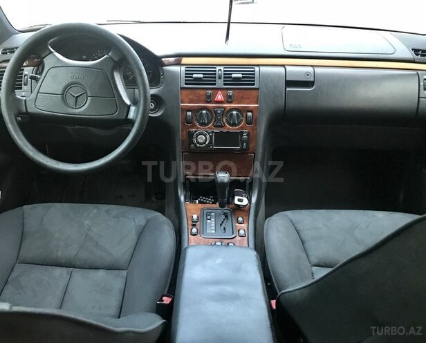 Mercedes E 230 1996, 395,000 km - 2.3 l - Bakı