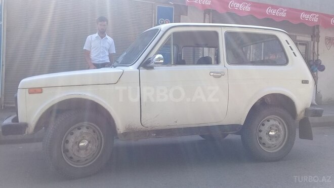 LADA (VAZ) Niva 1988, 400,000 km - 1.6 l - Lerik