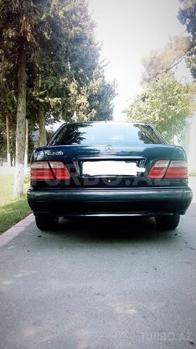 Mercedes E 200 2001, 18,000 km - 0.2 l - Bakı