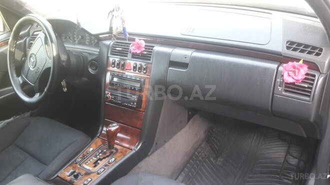 Mercedes E 320 1999, 370,000 km - 3.2 л - Bakı