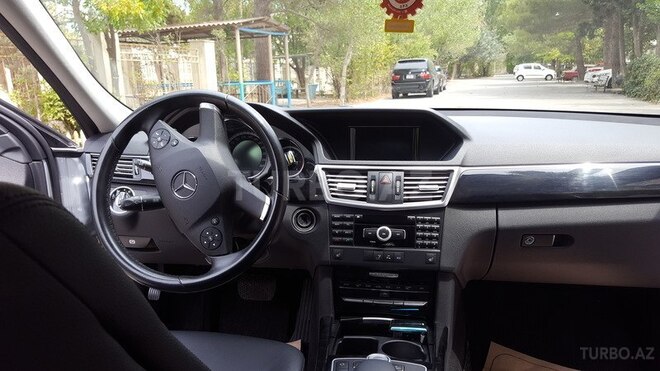 Mercedes E 250 2011, 195,000 km - 2.2 л - Bakı