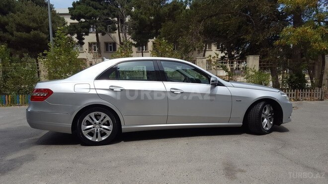 Mercedes E 250 2011, 195,000 km - 2.2 л - Bakı