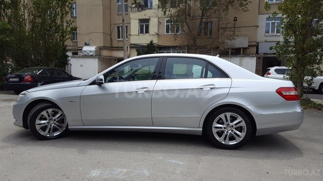Mercedes E 250 2011, 195,000 km - 2.2 л - Bakı