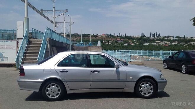 Mercedes C 180 1998, 253,800 km - 1.8 л - Quba