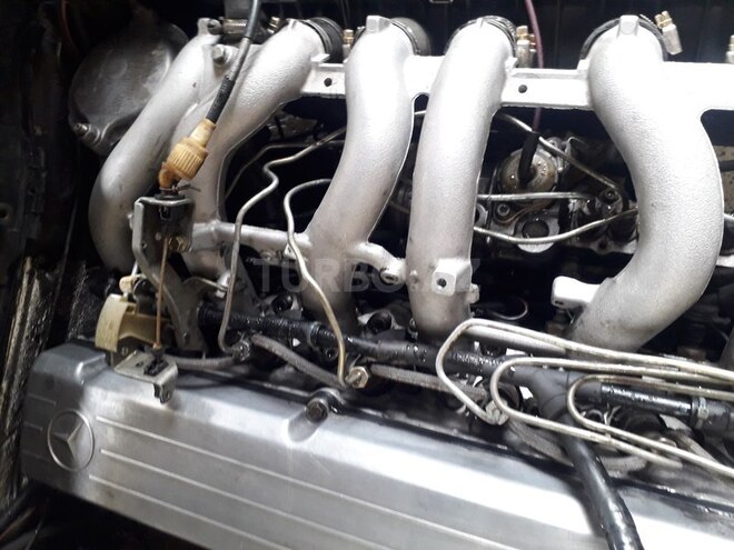 Mercedes E 300 1985, 300,000 km - 3.0 l - Bakı