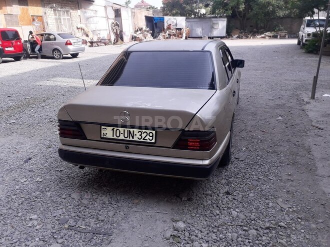 Mercedes E 300 1985, 300,000 km - 3.0 l - Bakı