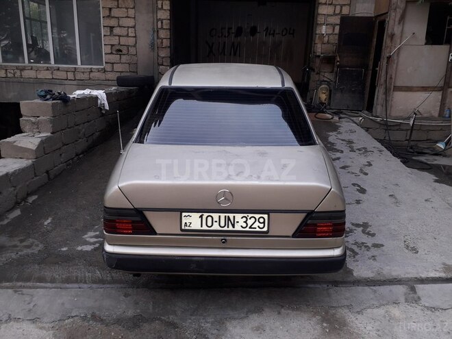 Mercedes E 300 1985, 300,000 km - 3.0 l - Bakı