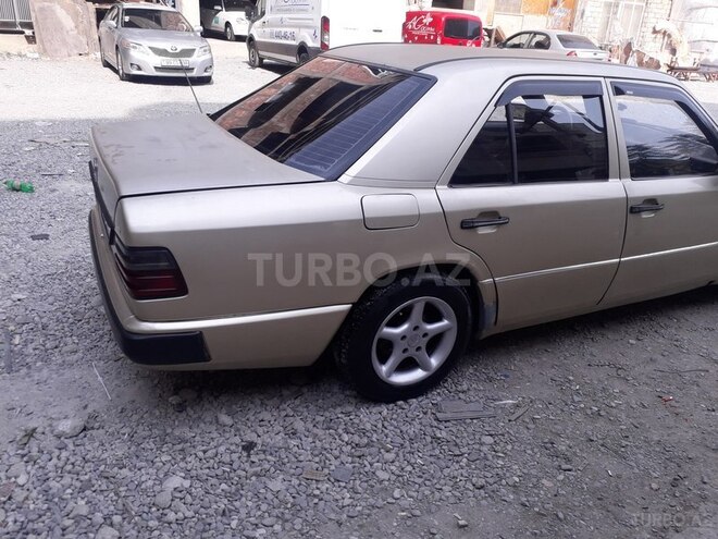 Mercedes E 300 1985, 300,000 km - 3.0 l - Bakı