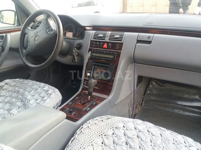 Mercedes E 240 2000, 183,000 km - 2.4 l - Bakı