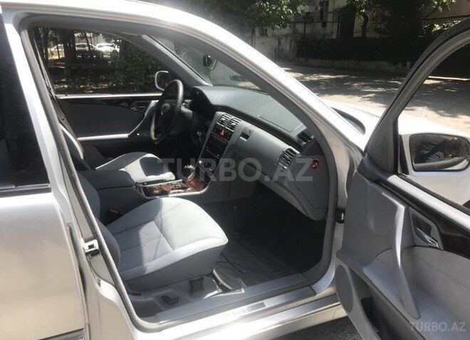 Mercedes E 240 2000, 183,000 km - 2.4 l - Bakı