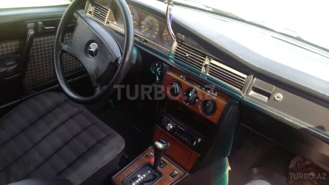 Mercedes 190 1992, 299,558 km - 2.0 l - Bakı