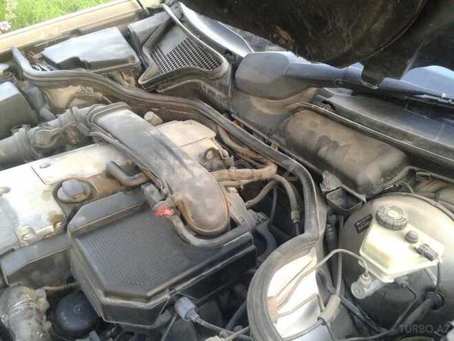 Mercedes E 220 1995, 308,752 km - 2.2 l - Bakı