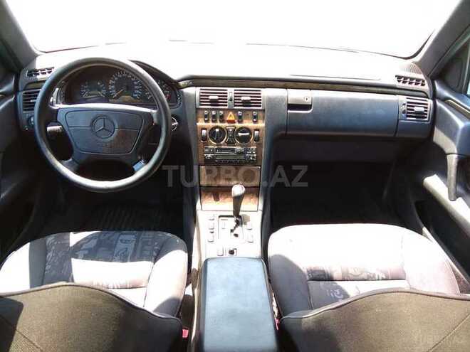 Mercedes E 240 1998, 225,000 km - 2.4 l - Bakı