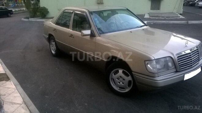 Mercedes E 200 1995, 227,200 km - 0.2 l - Bakı